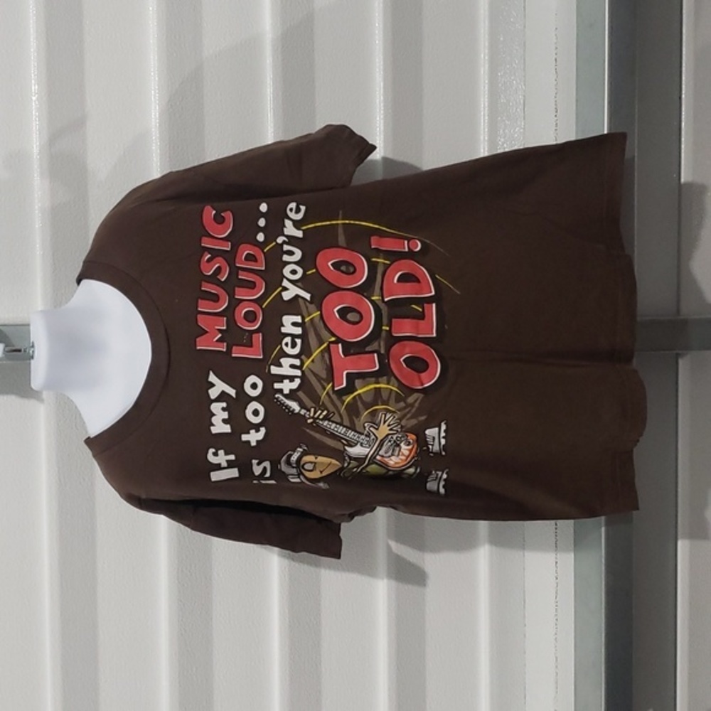 Young mans t shirt size Large‎
